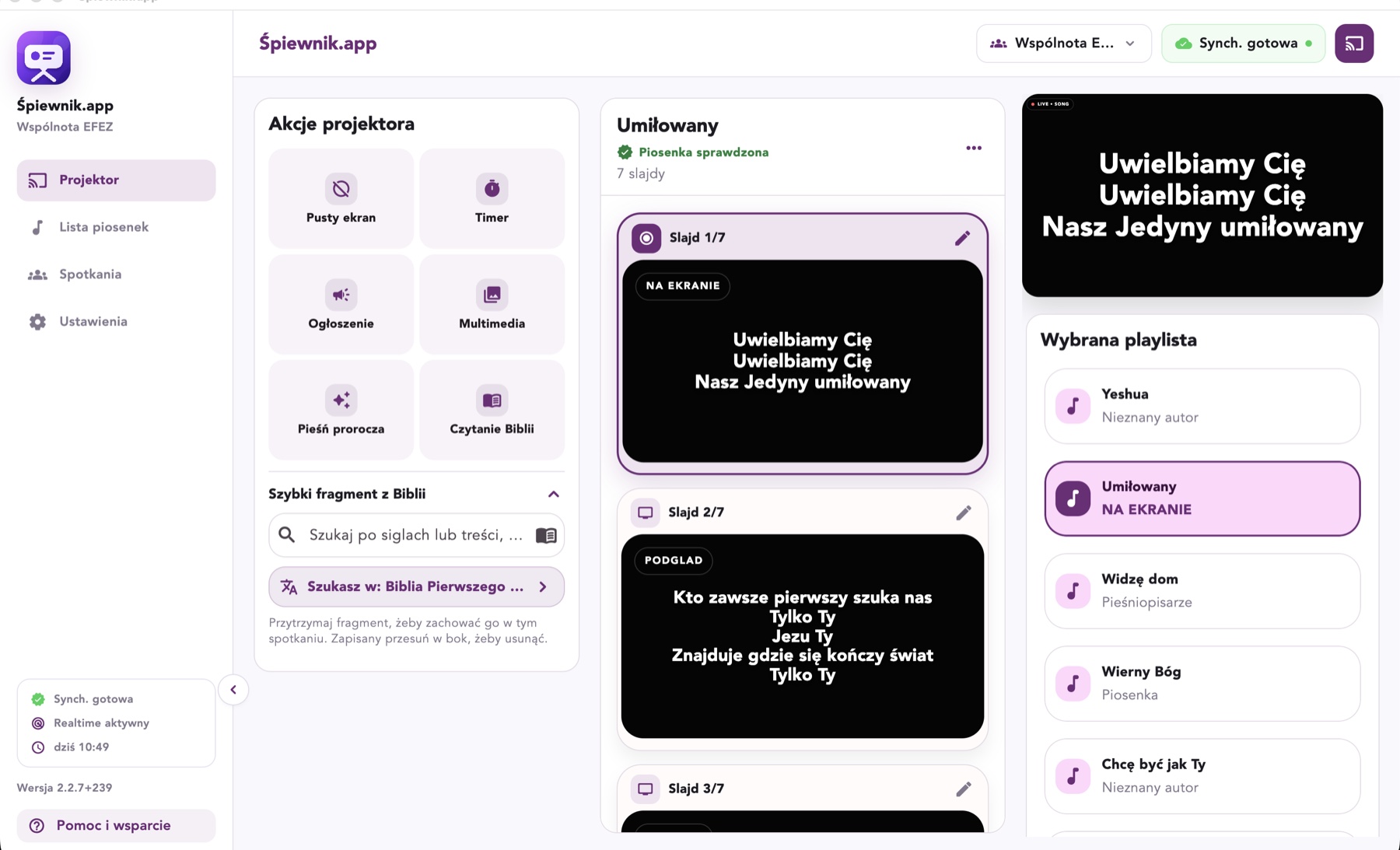 Aktualny widok projektora w Śpiewnik.app